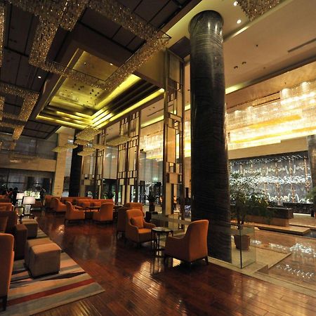 Отель Wyndam Xuzhou East Экстерьер фото