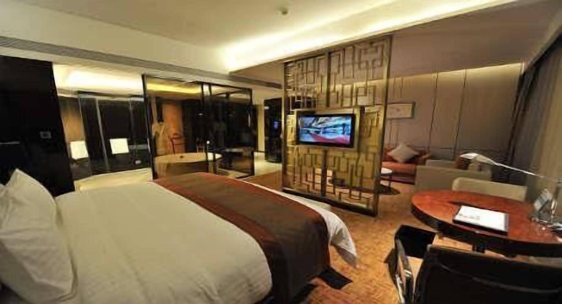 Отель Wyndam Xuzhou East Экстерьер фото