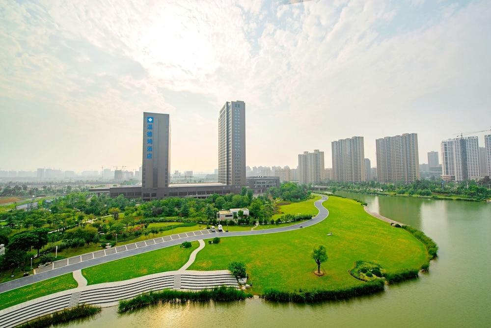 Отель Wyndam Xuzhou East Экстерьер фото