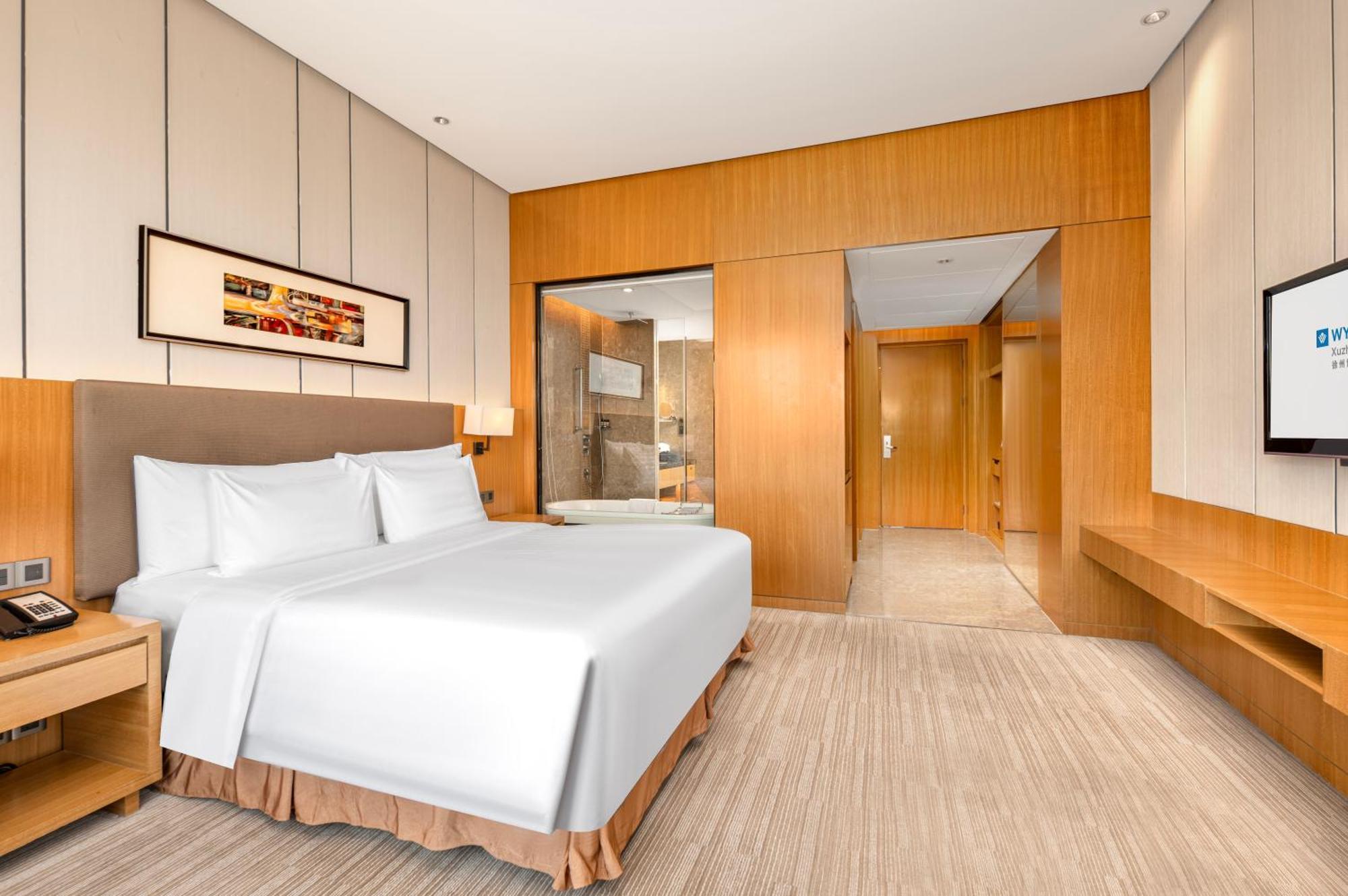 Отель Wyndam Xuzhou East Экстерьер фото